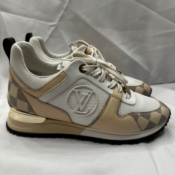 Louis Vuitton Run Away Sneaker sz 37 - Picture 1 of 3